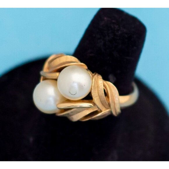 Vintage Double Pearls Gold Tone Ring by Avon Size 6 - N26 - Picture 2 of 3